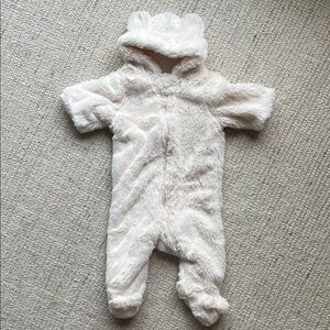 Barefoot dreams baby bunting snowsuit size Newborn